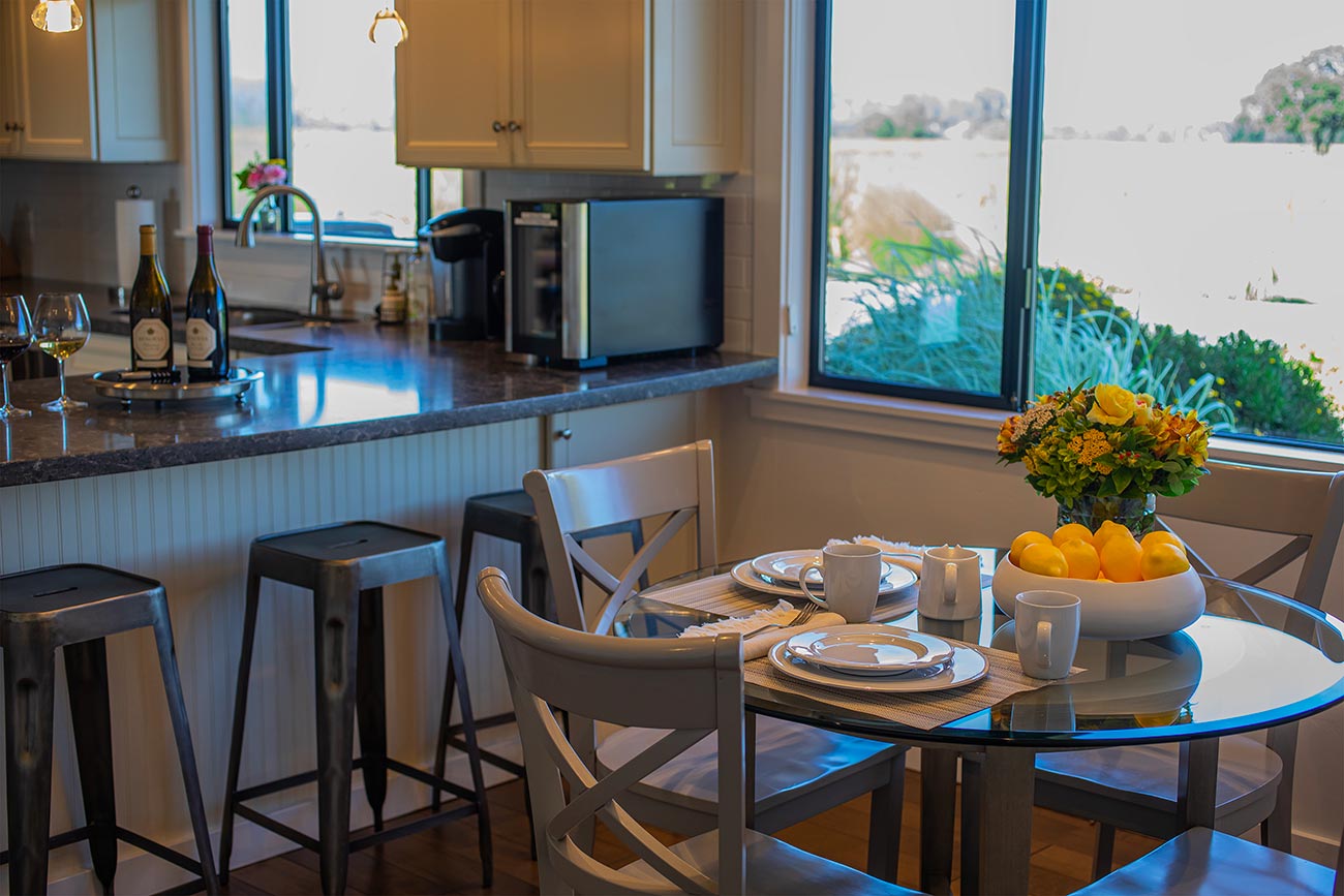 Breakfast-Nook,-Pinot-Cottage,-Benovia