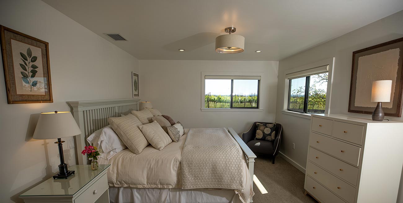 Cropped-2nd-Bedroom-with-Attached-Private-Bathroom,-Pinot-Cottage,-Benovia