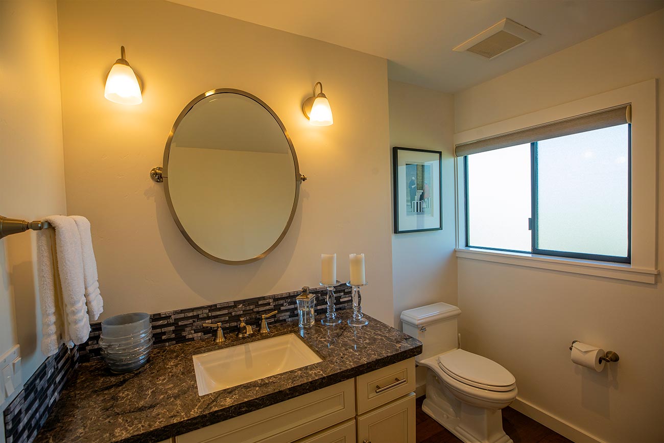 Half-Bath,-Pinot-Cottage,-Benovia