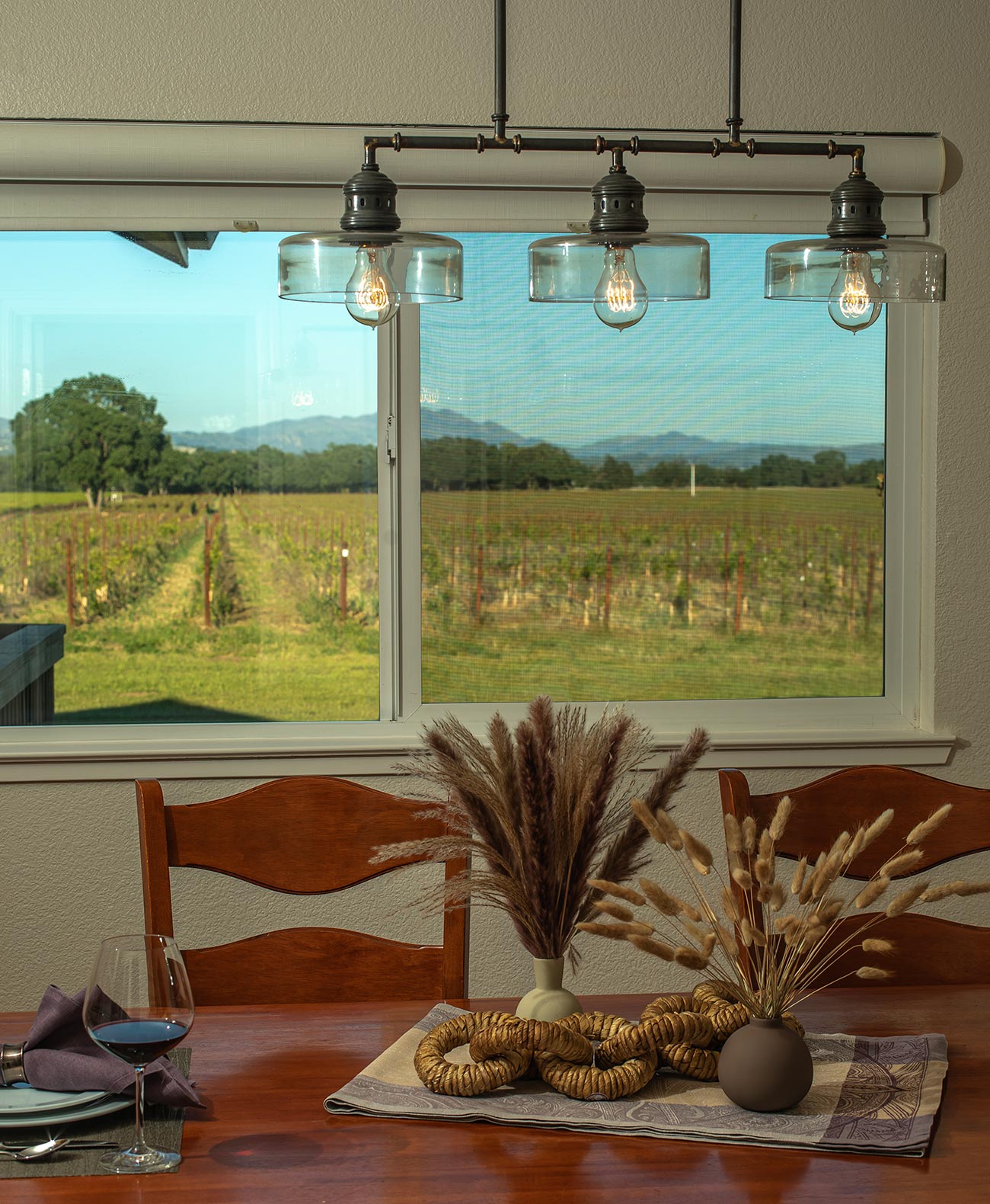 Tight-Shot,-Dining-Room,-Chardonnay-Cottage,-Benovia