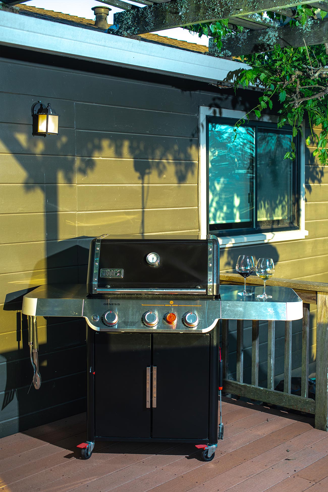 Vertical-Shot,-BBQ,-Pinot-Cottage,-Benovia