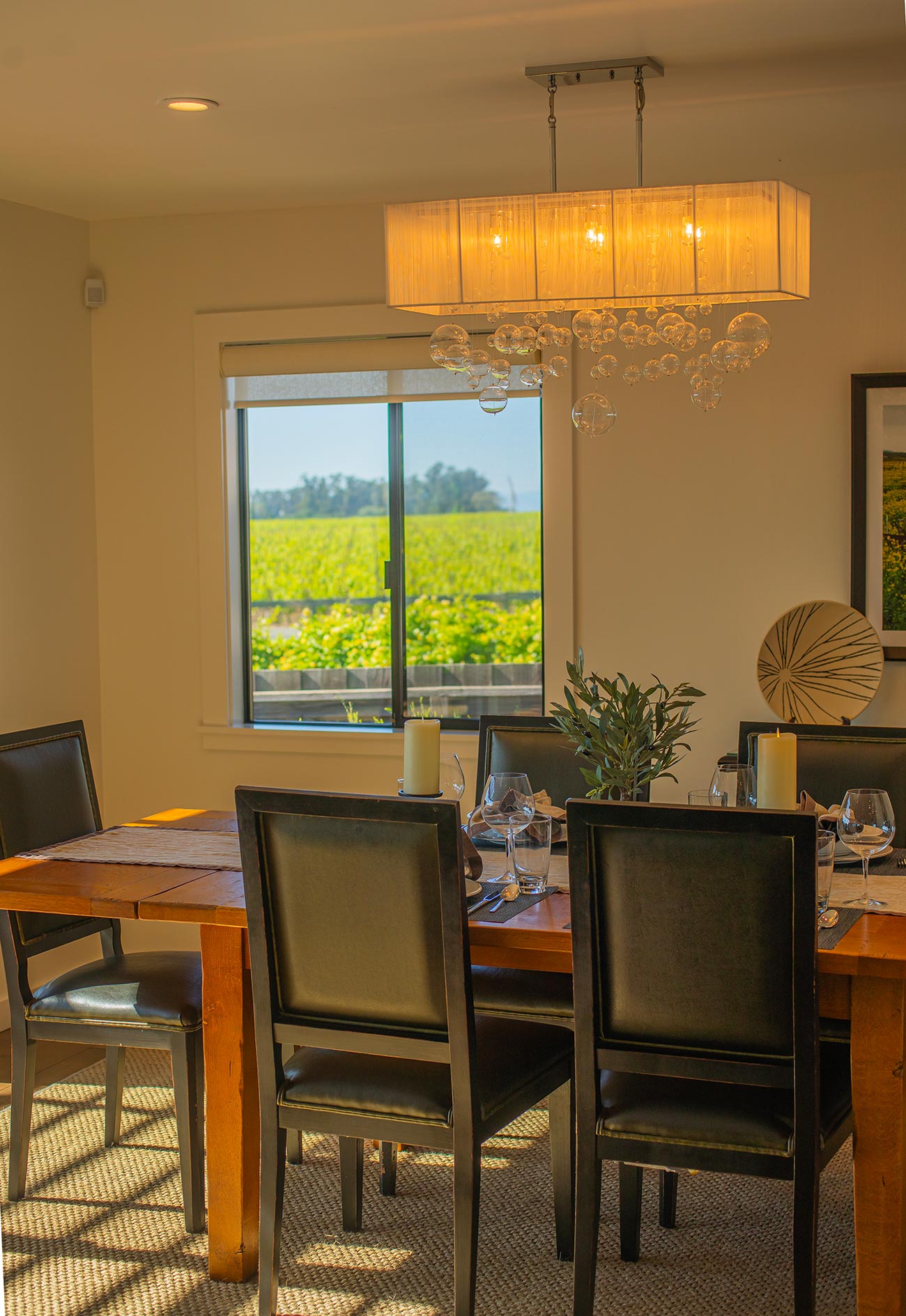 Vertical-Shot,-Dining-Room,-Pinot-Cottage,-Benovia