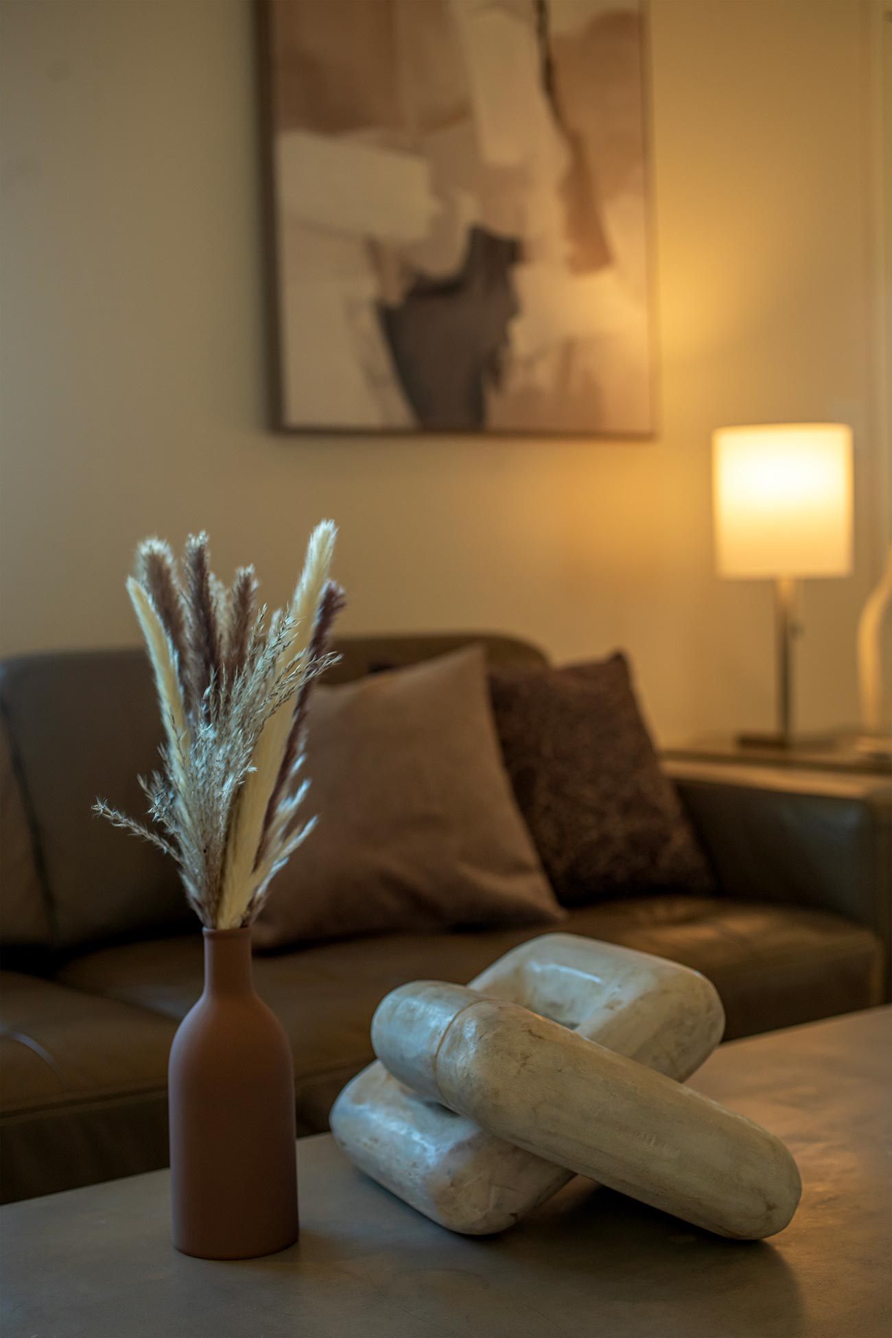 Vertical-Tight-Shot,-Living-Room,-Chardonnay-Cottage,-Benovia