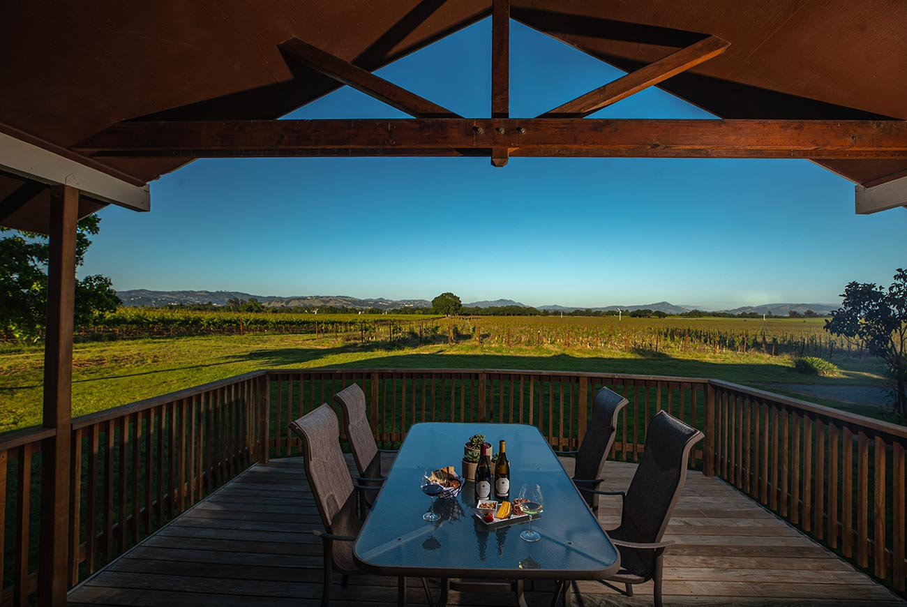Wide-Shot-and-Beam,-Front-Deck,-Chardonnay-Cottage,-Benovia